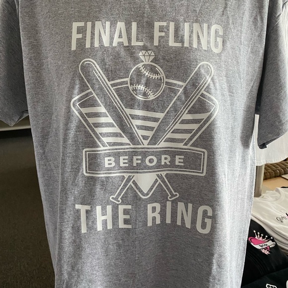 Men’s large baseball last fling before the ring t-shirt - Picture 3 of 3